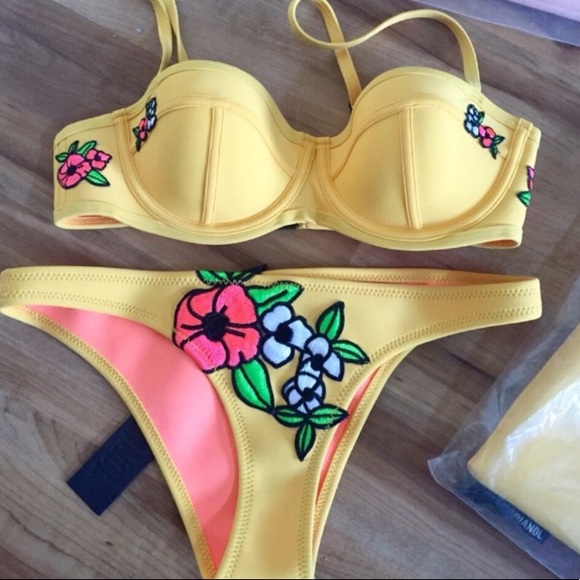 ISO TRIANGL BIKINI !!!!! - Picture 1 of 1